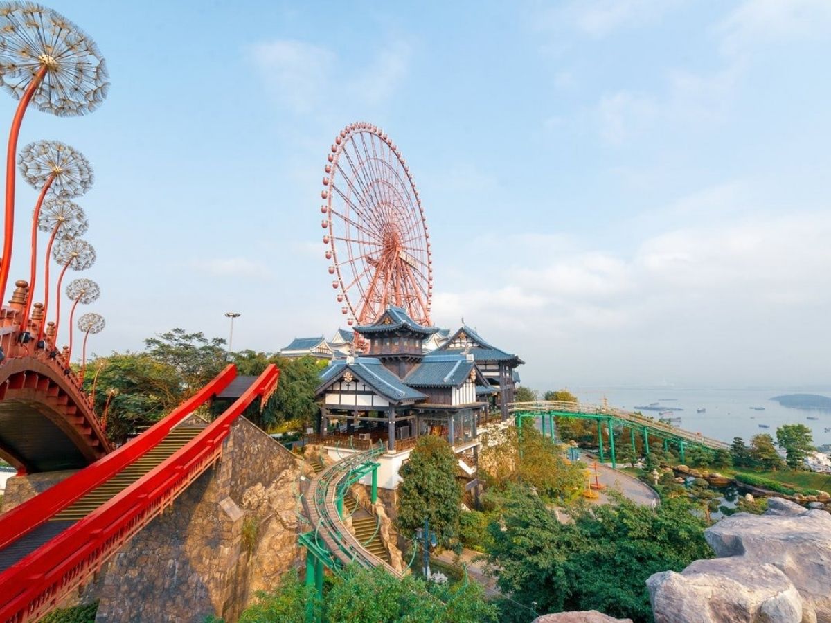 Vị trí của Vân Đồn giúp bạn dễ dàng kết hợp tham quan Sun World Ha Long.
