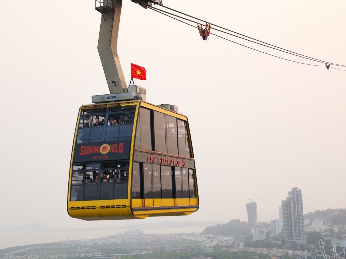 Kết hợp trải nghiệm ăn sam biển cùng hành trình tham quan Sun World Ha Long là gợi ý lý tưởng cho chuyến đi trọn vẹn.