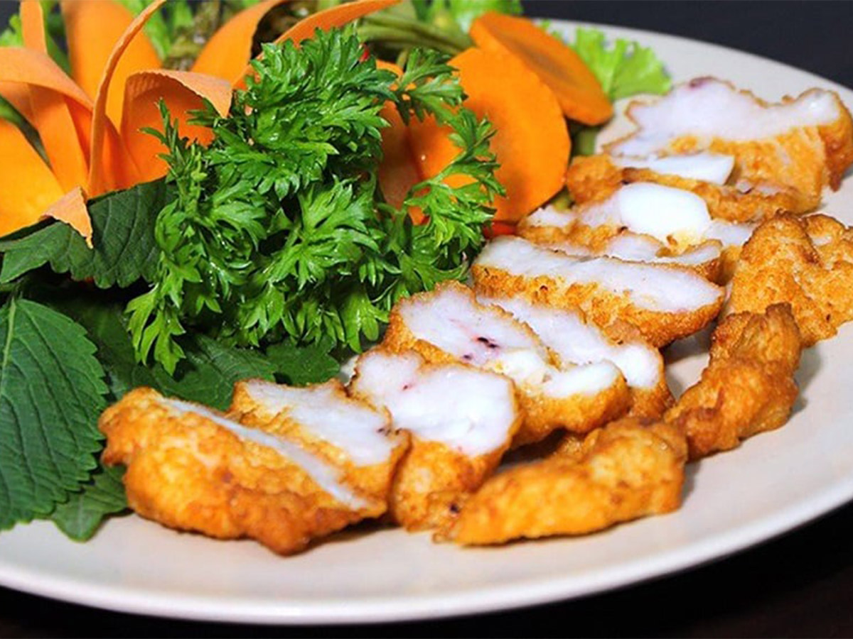 Gợi ý lịch trình du lịch và trải nghiệm chả mực kim thoa Quảng Ninh.