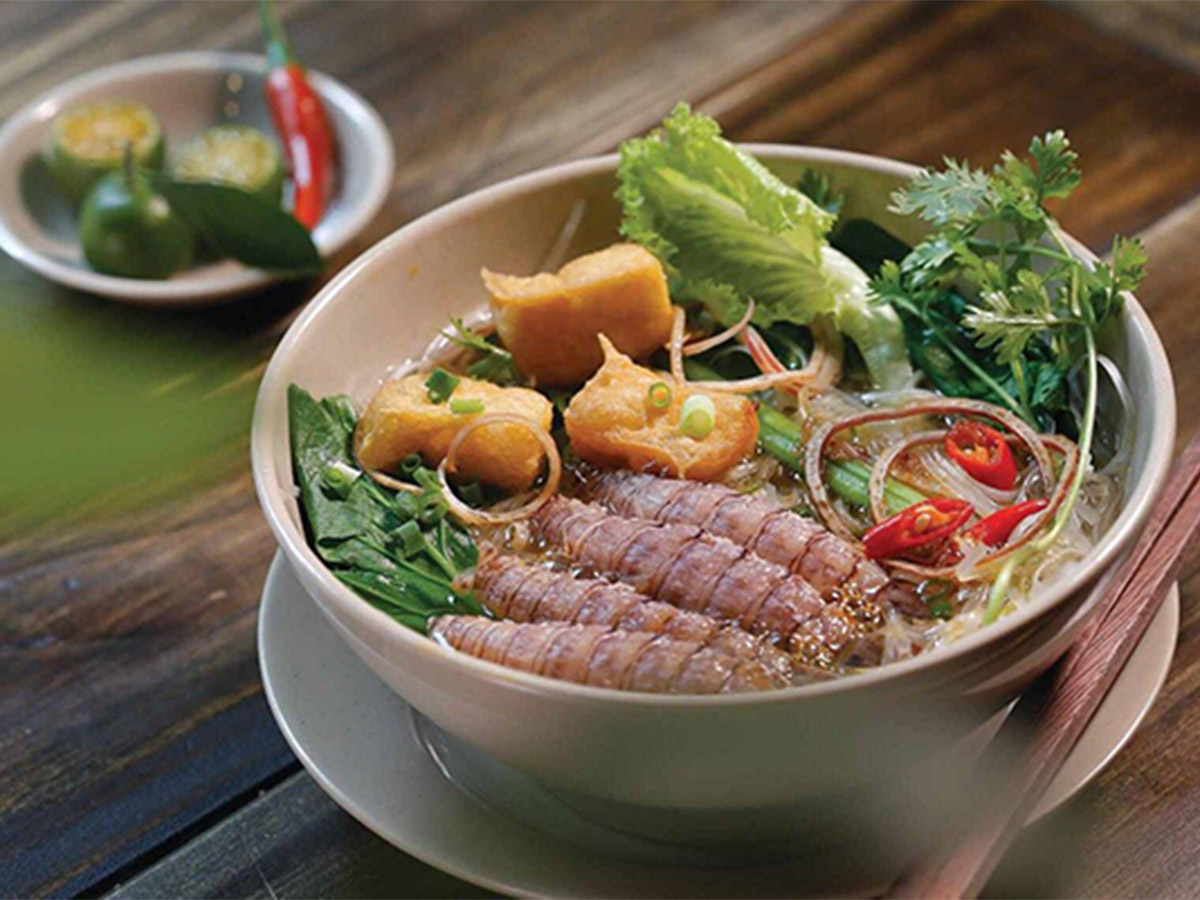 Tổng quan về bữa ăn sáng Hạ Long.