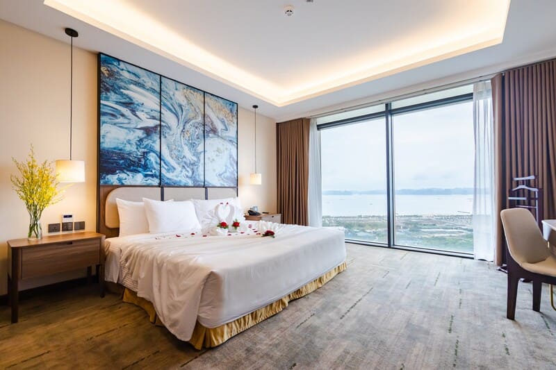 Khách sạn Mường Thanh Luxury Quảng Ninh có thương hiệu lâu đời, uy tín.