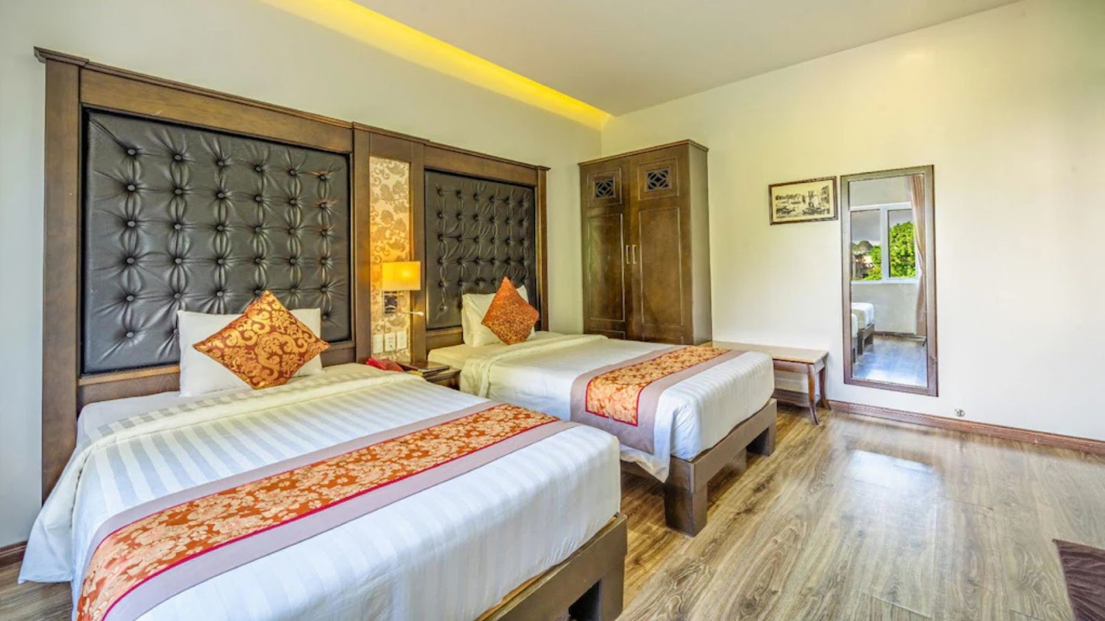 Phòng ngủ tiện nghi và ấm cúng của khách sạn