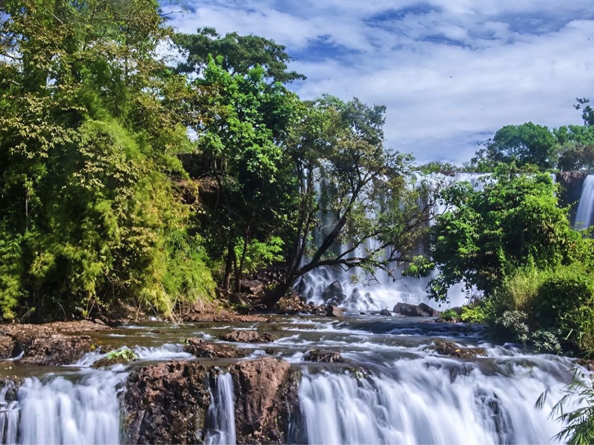 Thác Mơ Quảng Ninh mùa hè trở thành điểm tránh nóng yêu thích của du khách