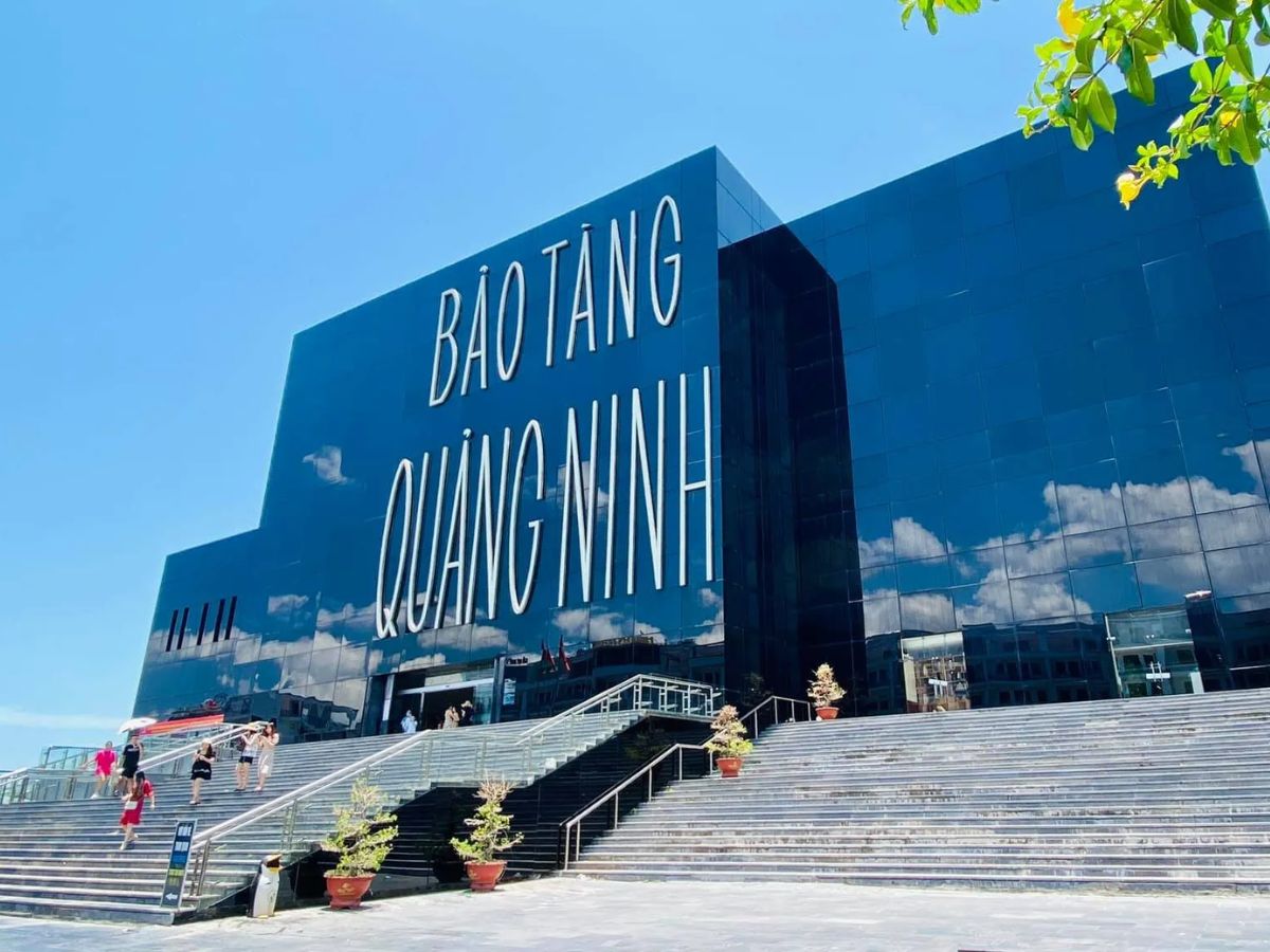 Bảo tàng Quảng Ninh - “viên ngọc đen” bên bờ di sản, công trình biểu tượng của vùng đất mỏ.