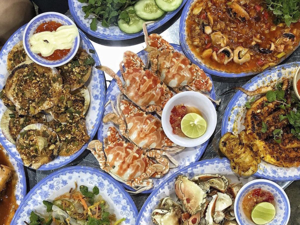 Thưởng thức các món hải sản ngon tại Cô Tô Quảng Ninh.