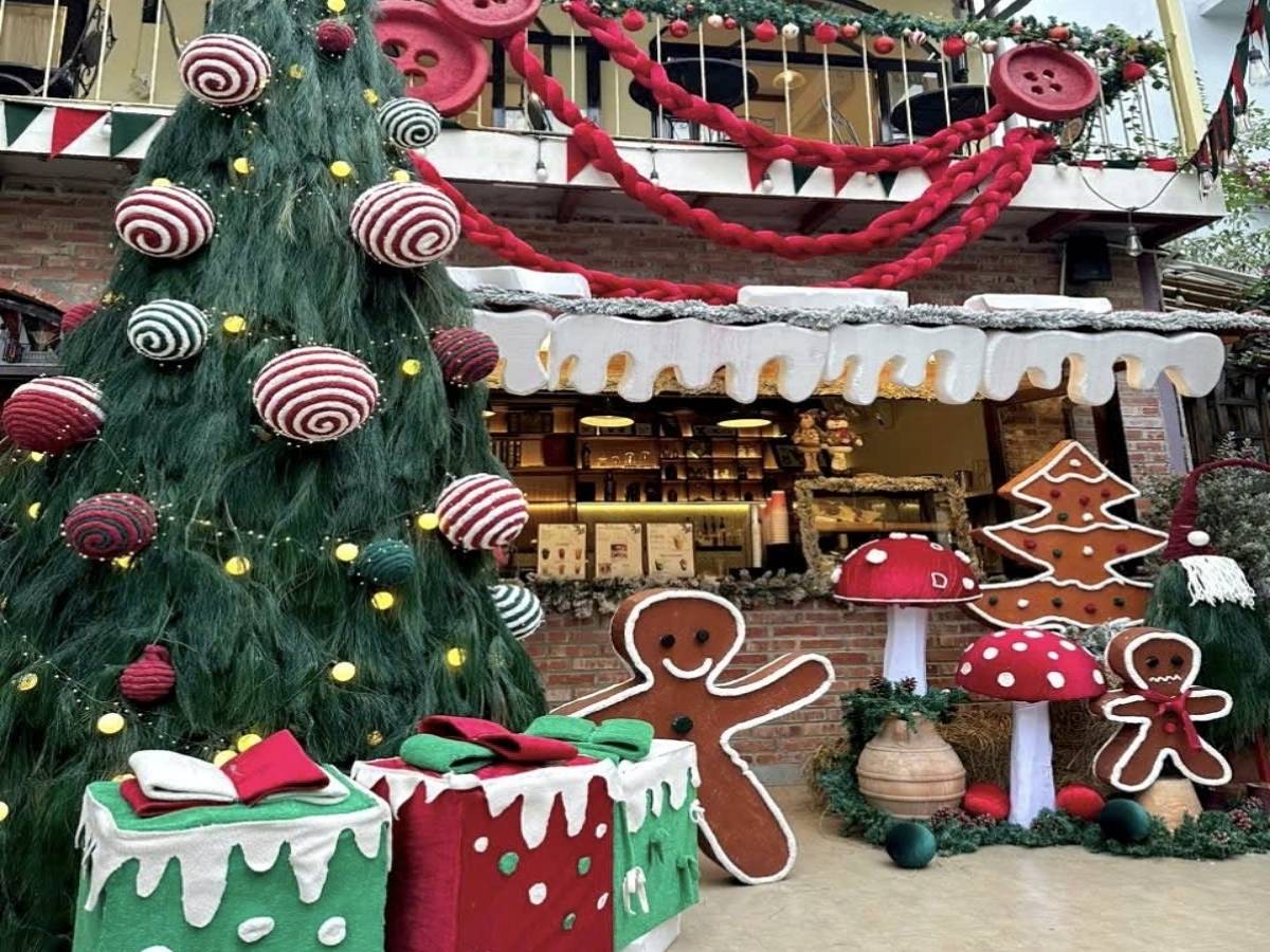 The Daily Coffee là điểm dừng chân yêu thích của nhiều bạn trẻ Hạ Long mỗi khi Giáng sinh về.