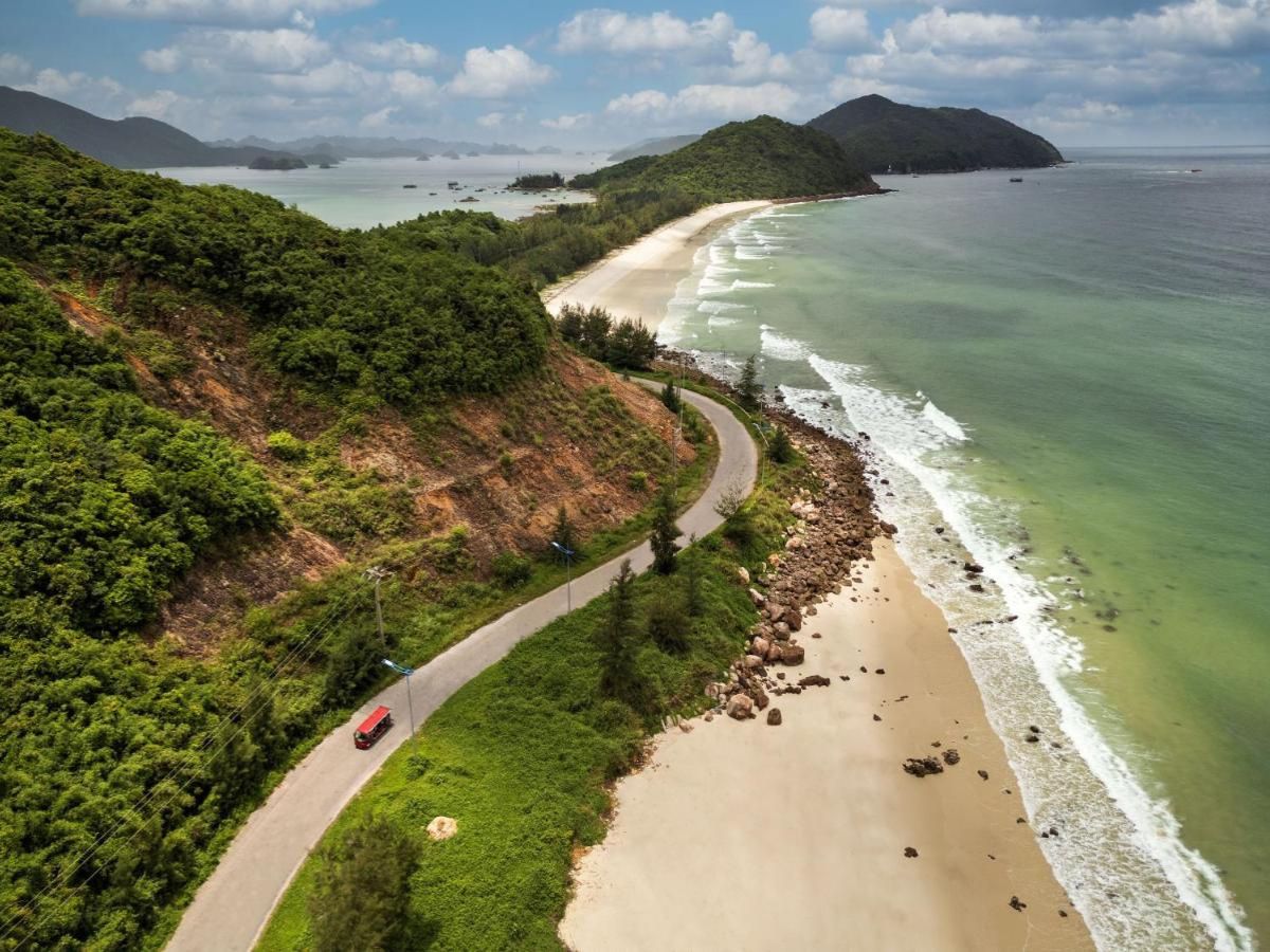 Di chuyển đến Quan Lạn khá đơn giản.