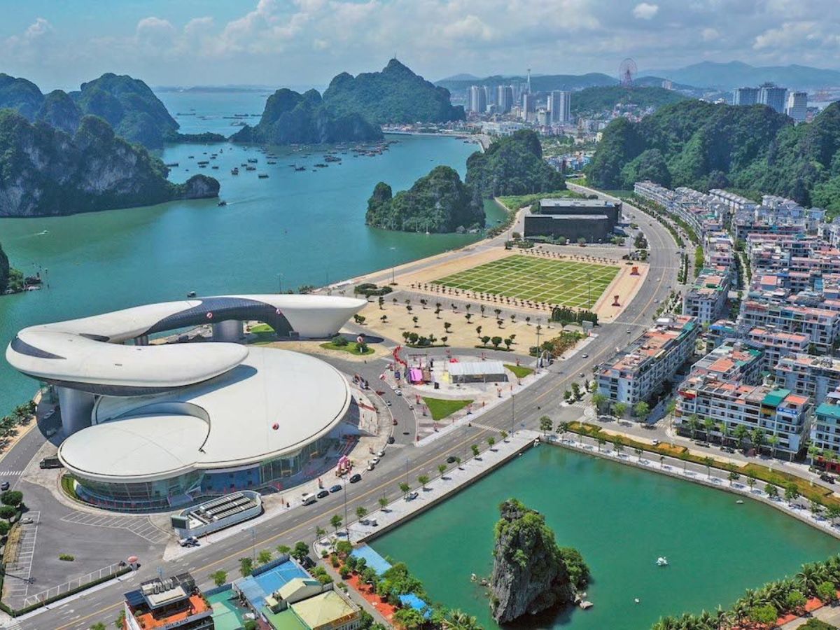 Chọn thời điểm phù hợp khi đi du lịch Quảng Ninh.