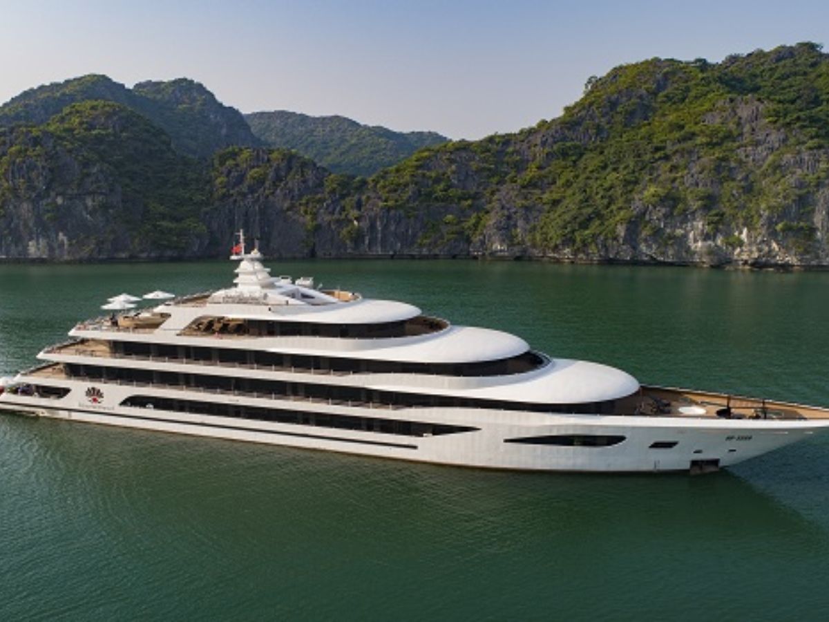 Combo nghỉ tại FLC Grand Hotel Hạ Long và Scarlet Pearl Cruise mang đến tầm nhìn vịnh và cabin sang trọng. (Nguồn: Sưu tầm)