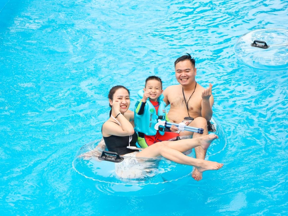 Một trong những điểm hấp dẫn nhất khi đi Sun World Ha Long cho gia đình chính là công viên nước Typhoon Water Park.