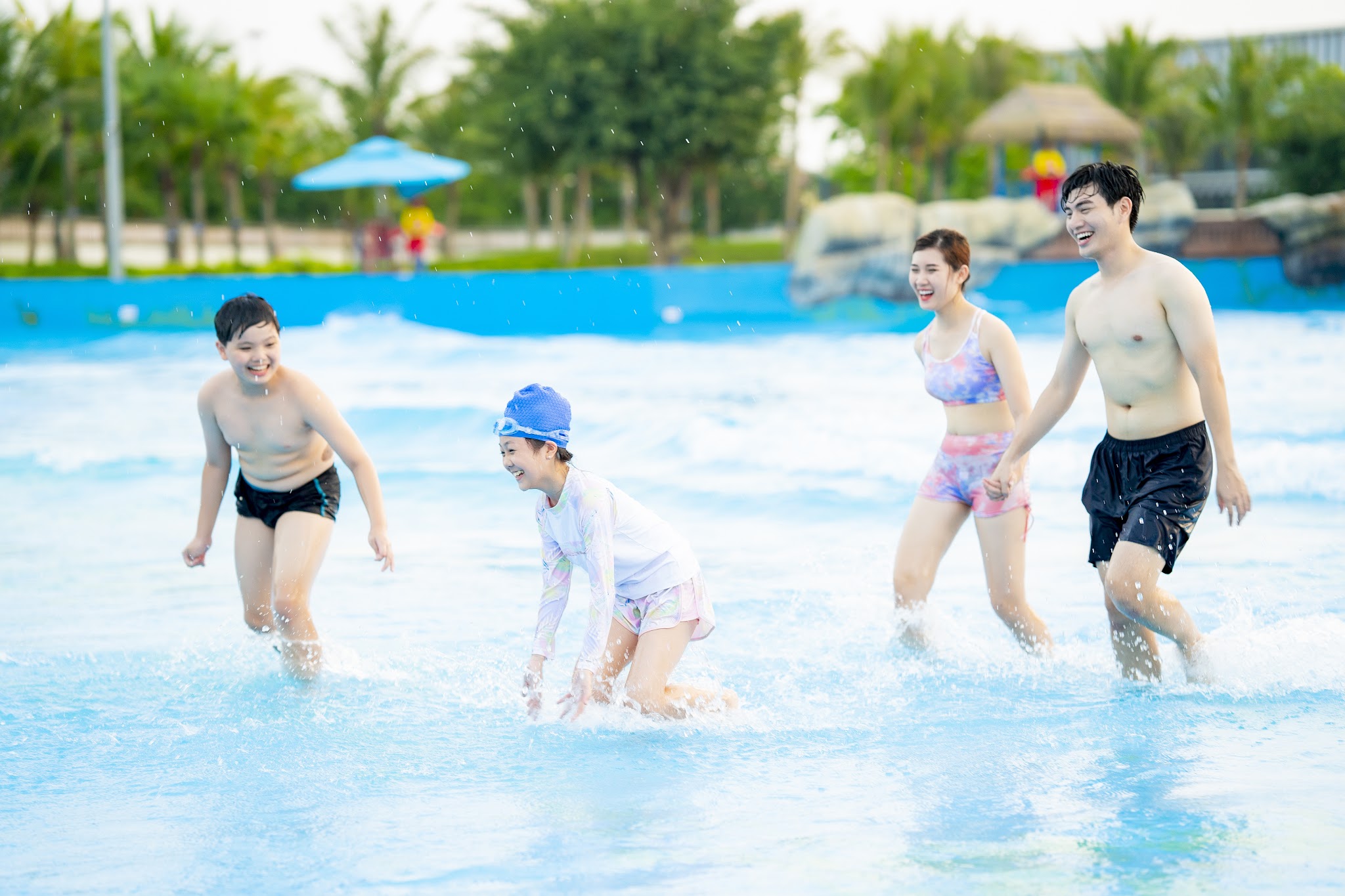 Bể Sóng thần tạo trải nghiệm chơi nước mạnh
