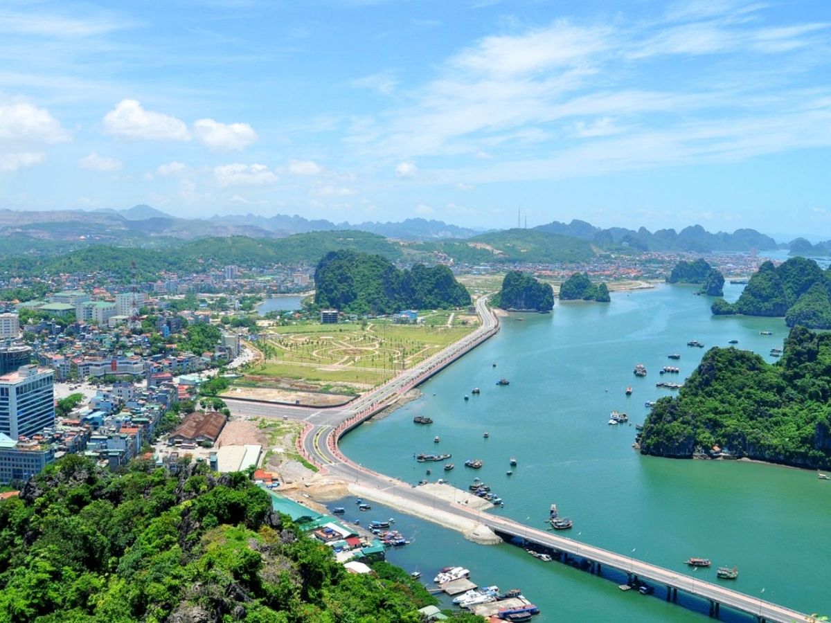Điểm thuận lợi lớn nhất của đường đi Sun World Ha Long từ Hòn Gai nằm ở hệ thống hạ tầng giao thông hiện đại.