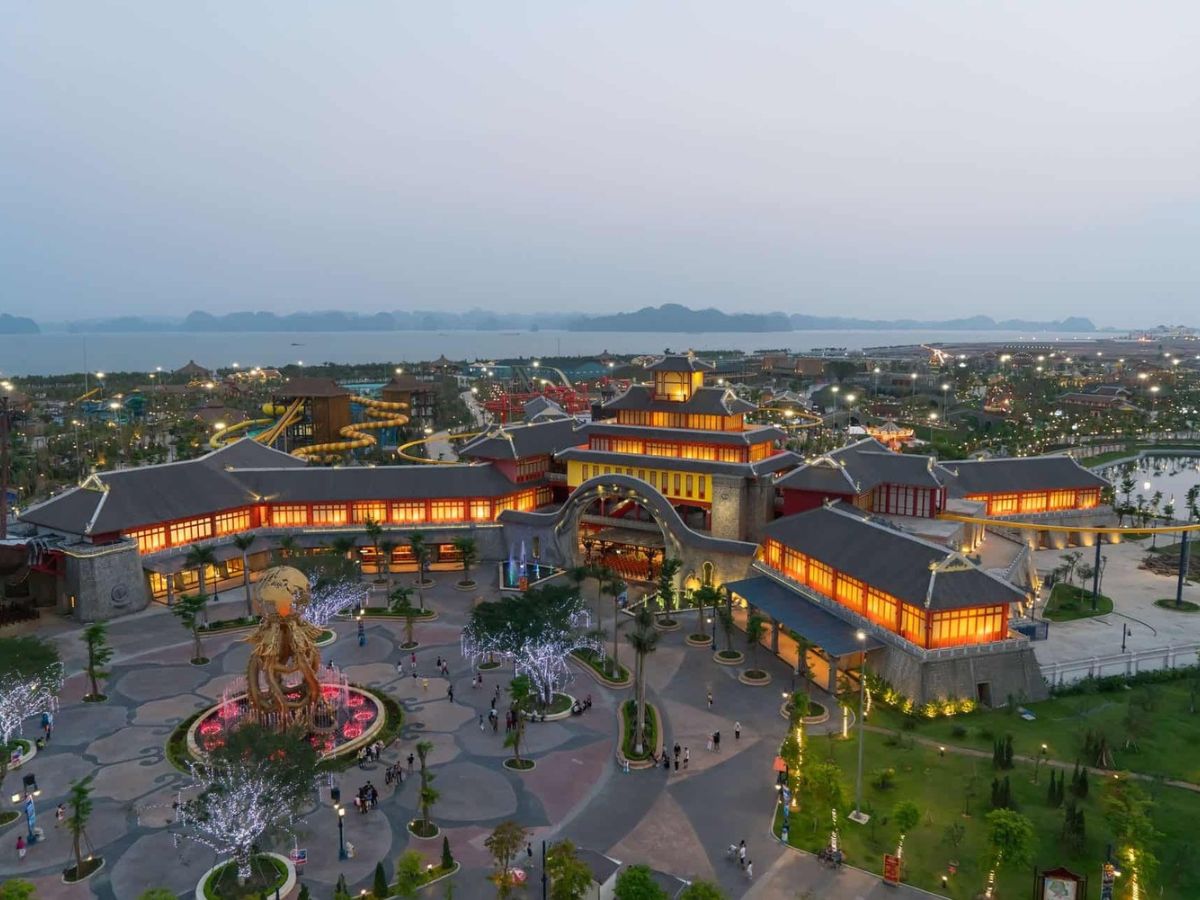 Tổ hợp giải trí Sun World Ha Long ven biển Bãi Cháy mang đến cho du khách nhiều trải nghiệm thú vị.
