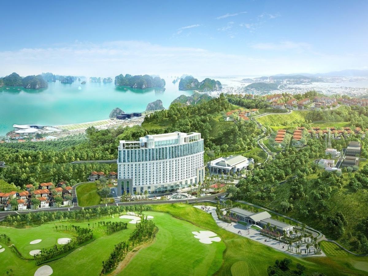FLC Grand Hotel Hạ Long được thiên nhiên ưu ái ban tặng khung cảnh khoáng đạt hiếm thấy.