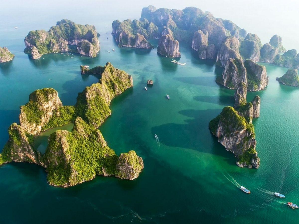 Vịnh Hạ Long trong tour Hạ Long 4 ngày 3 đêm từ TP.HCM