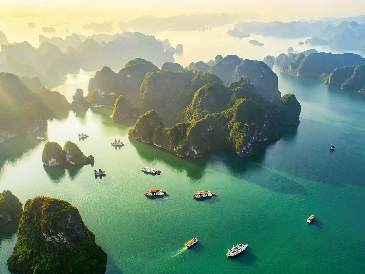 Vịnh Hạ Long trong tour Hạ Long 4 ngày 3 đêm từ TP.HCM