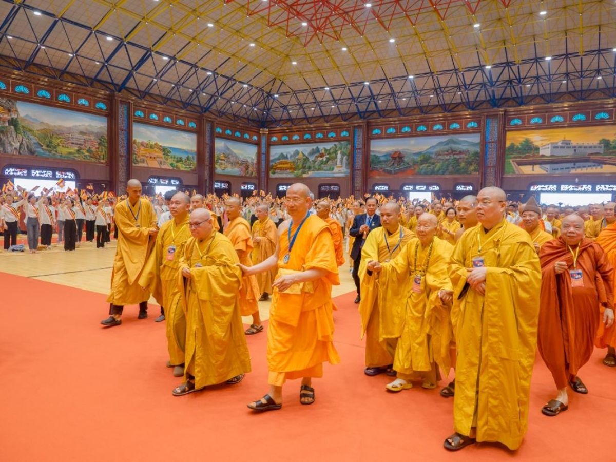 Không gian chùa Ba Vàng