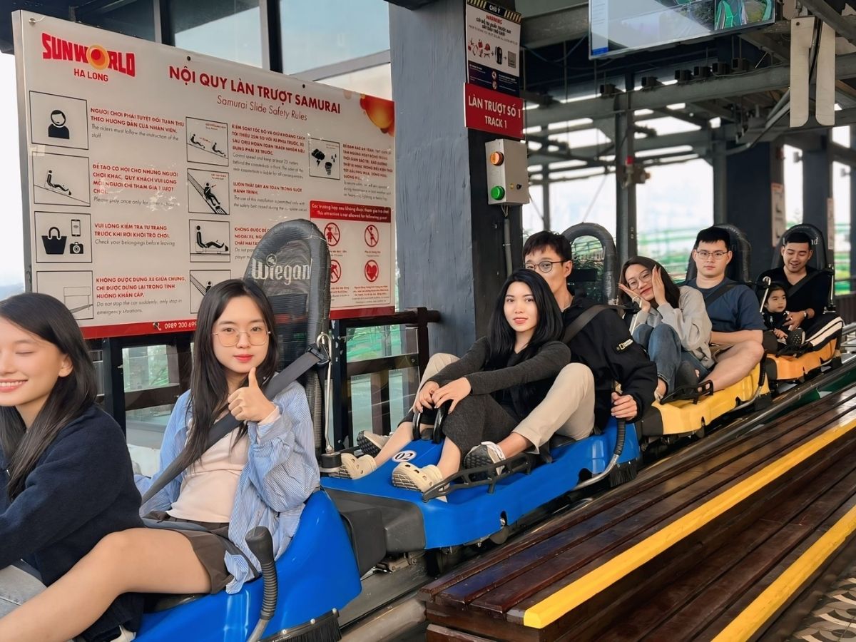 Tham quan vịnh Hạ Long hoặc vui chơi tại Sun World Ha Long trong ngày thứ hai
