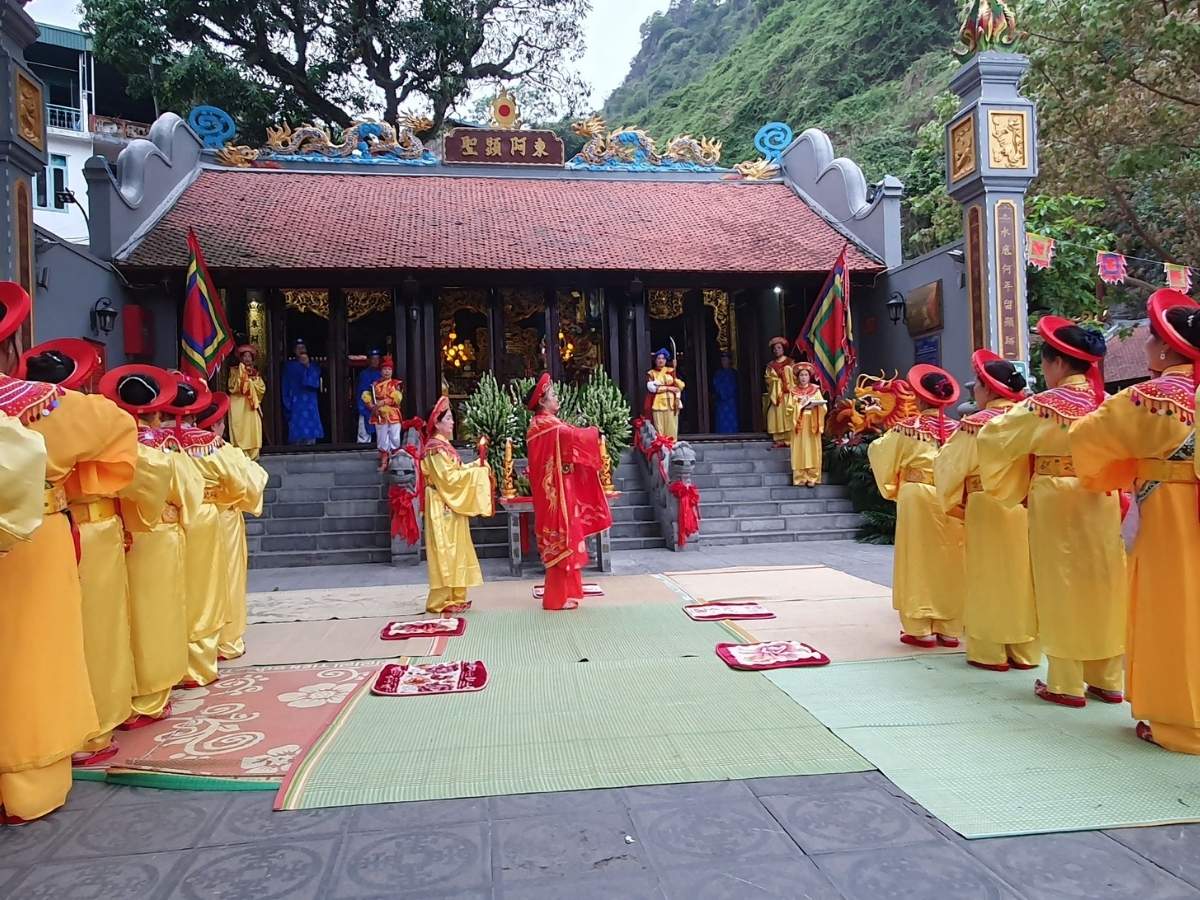 Hoạt động lễ hội truyền thống tại Đền Đức Ông Trần Quốc Nghiễn
