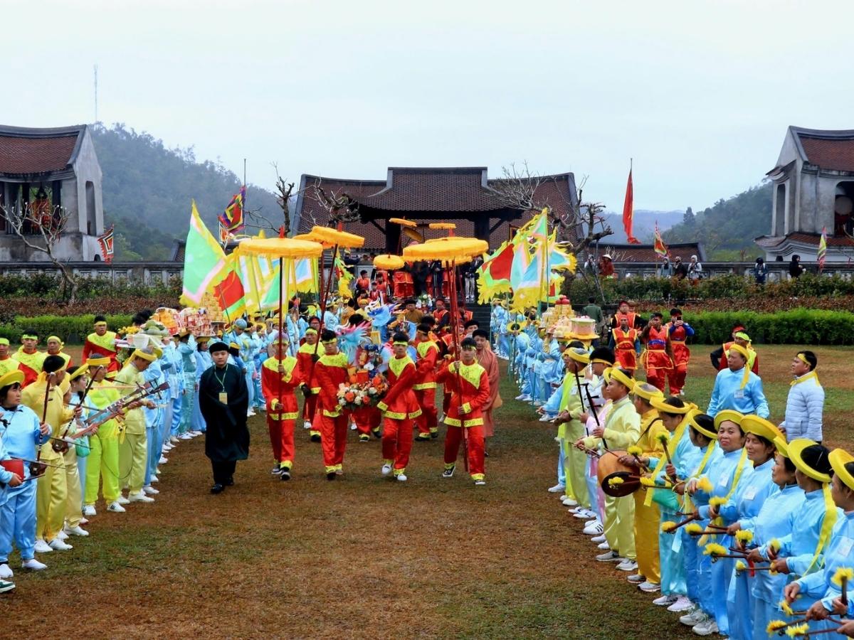 Lễ hội Yên Tử là một trong những lễ hội Phật giáo lớn nhất Việt Nam, gắn liền với Thiền phái Trúc Lâm do Phật hoàng Trần Nhân Tông sáng lập.
