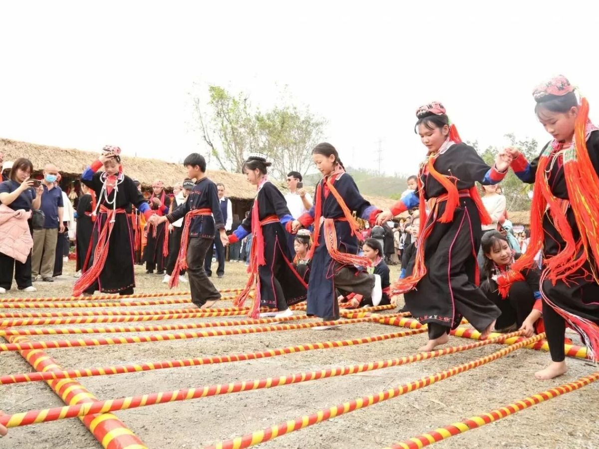 Quảng Ninh là nơi giao thoa giữa văn hóa biển đảo, văn hóa tâm linh và bản sắc của nhiều cộng đồng dân tộc.