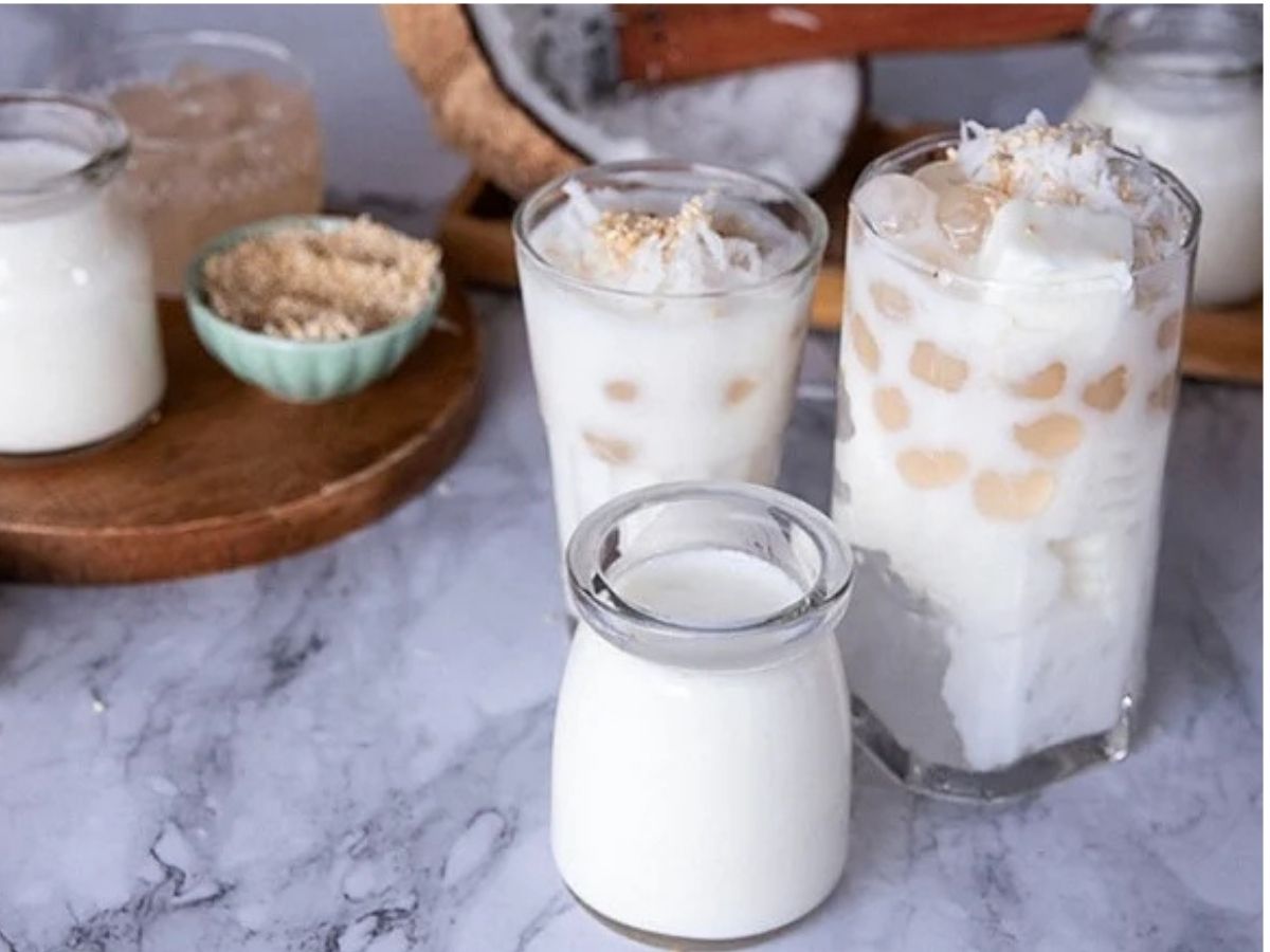 Sữa chua trân châu Hạ Long truyền thống vẫn là lựa chọn được nhiều thực khách yêu thích nhờ hương vị nguyên bản