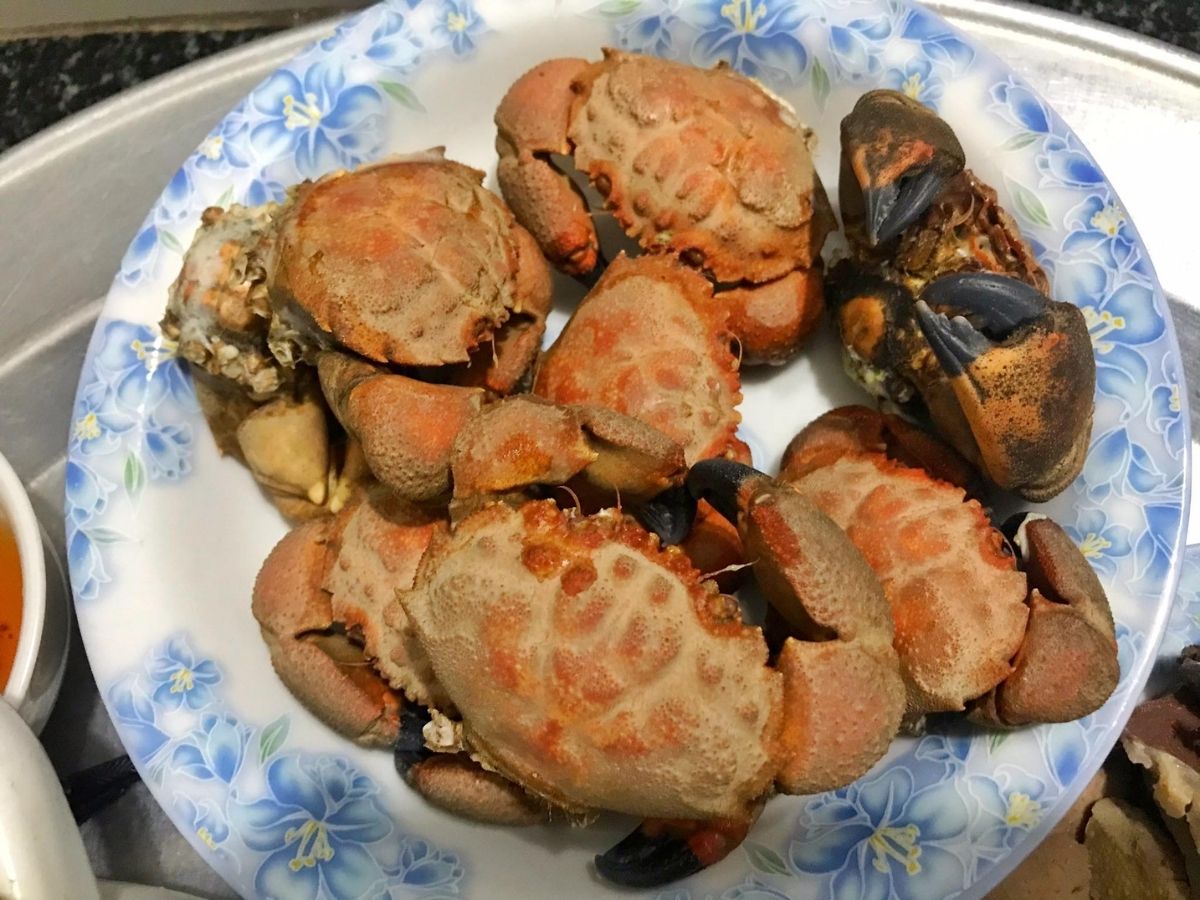 Nhắc đến ẩm thực Quảng Ninh, bên cạnh chả mực hay sá sùng, cù kỳ Hạ Long cũng là một đặc sản được nhiều du khách yêu thích.