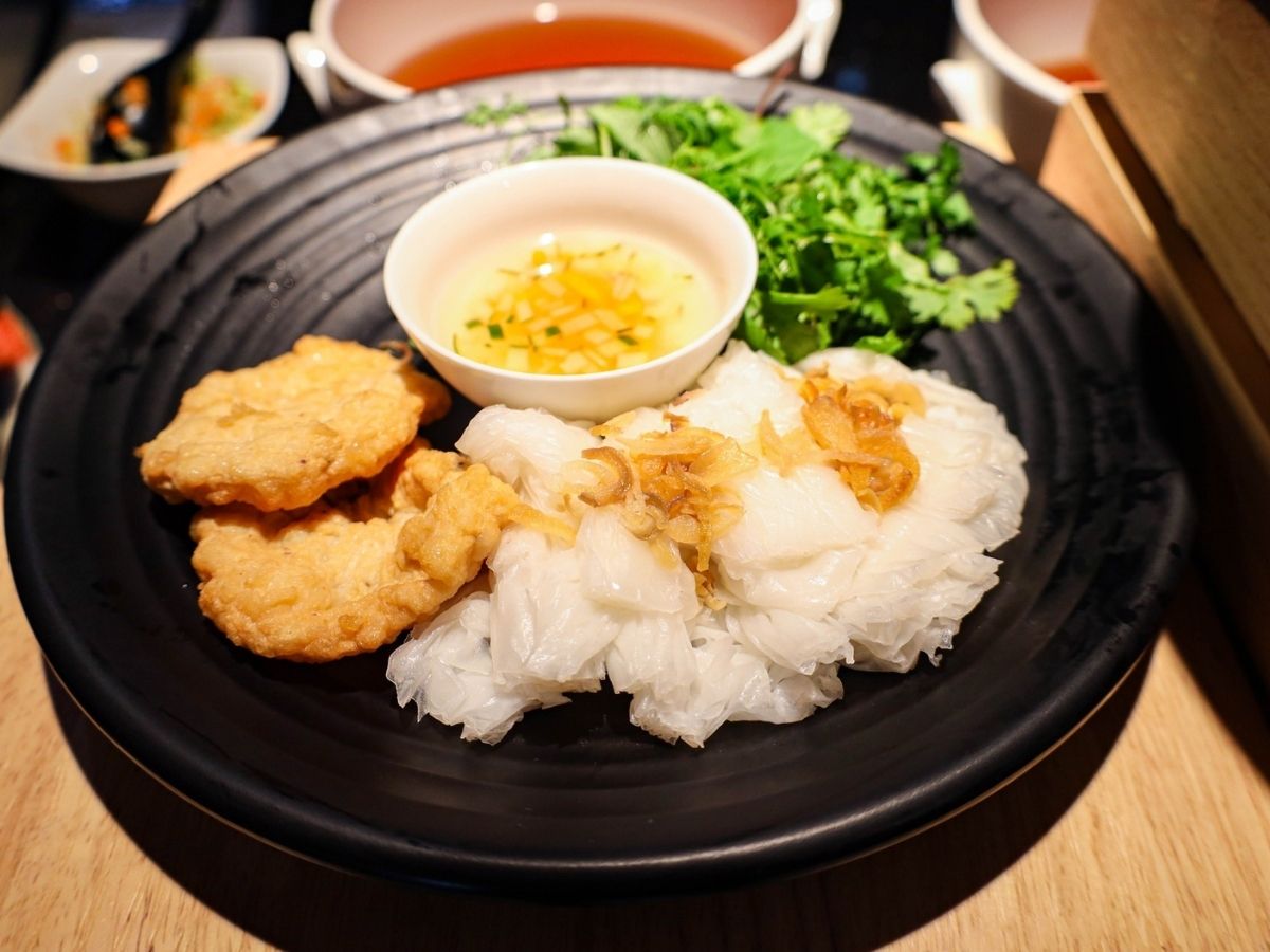 Sun World Ha Long không chỉ là điểm vui chơi giải trí mà còn là nơi lý tưởng để thưởng thức chả mực Quảng Ninh.