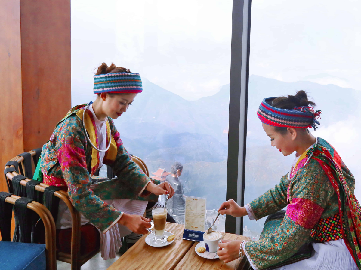 06-du-soleil-cafe-phuc-vu-da-dang-so-thich-cua-thuc-khach.jpg