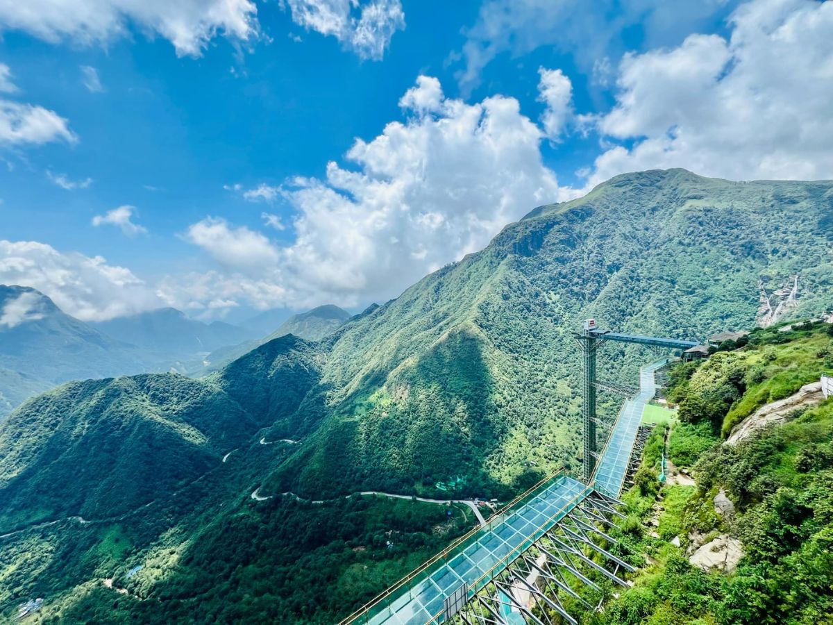 cau-kinh-rong-may-sapa-thu-hut-hang-nghin-du-khach