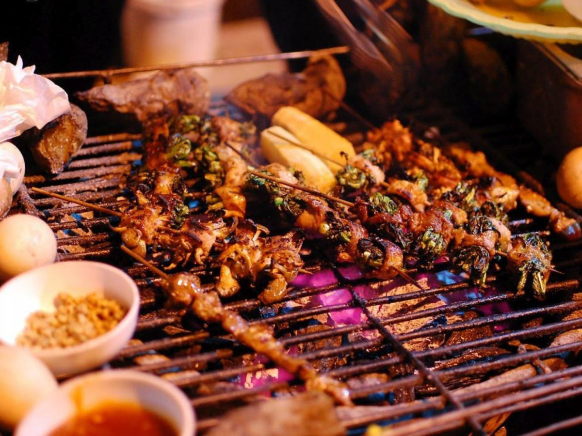 Những xiên nướng thơm ngon ăn một lần là nhớ mãi.