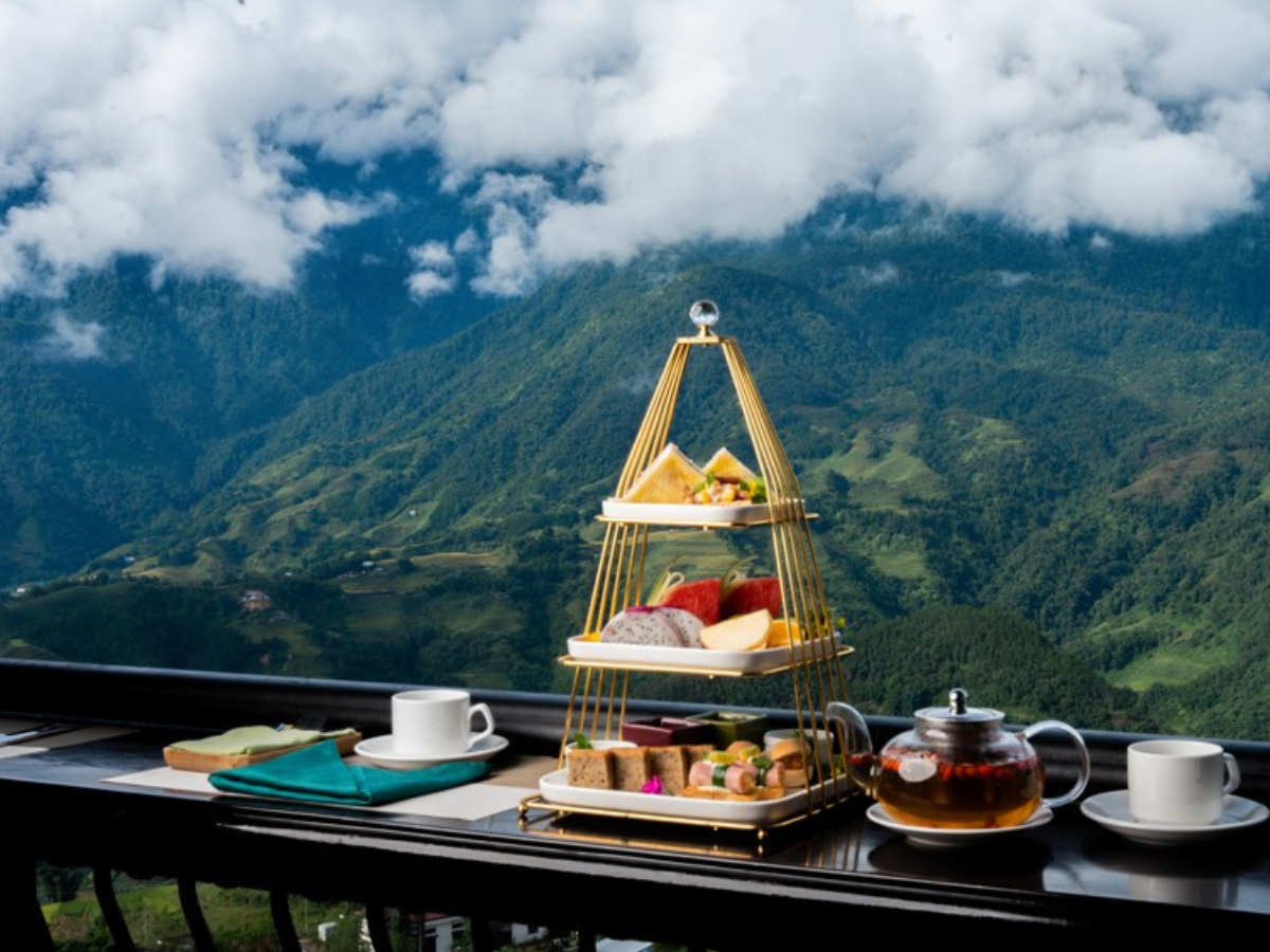 Thưởng trà chiều giữa những tầng mây tại DeLaSol Sapa.