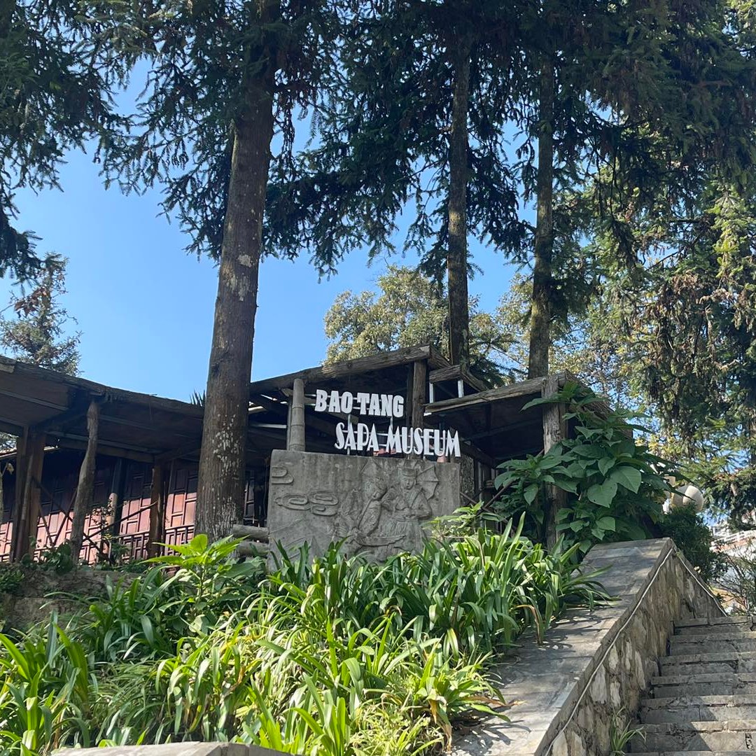 Tourists should visit Sa Pa Museum to learn about the life and history of the misty land.