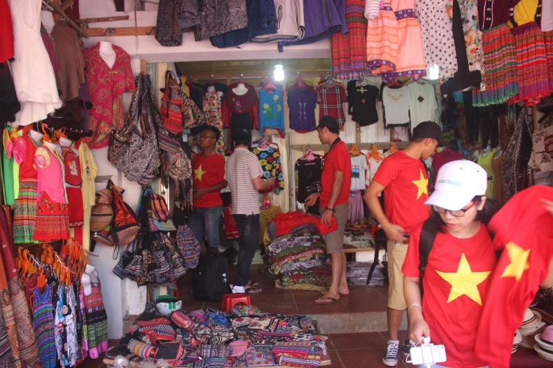 The shop is located in a prime location, visited by many tourists.