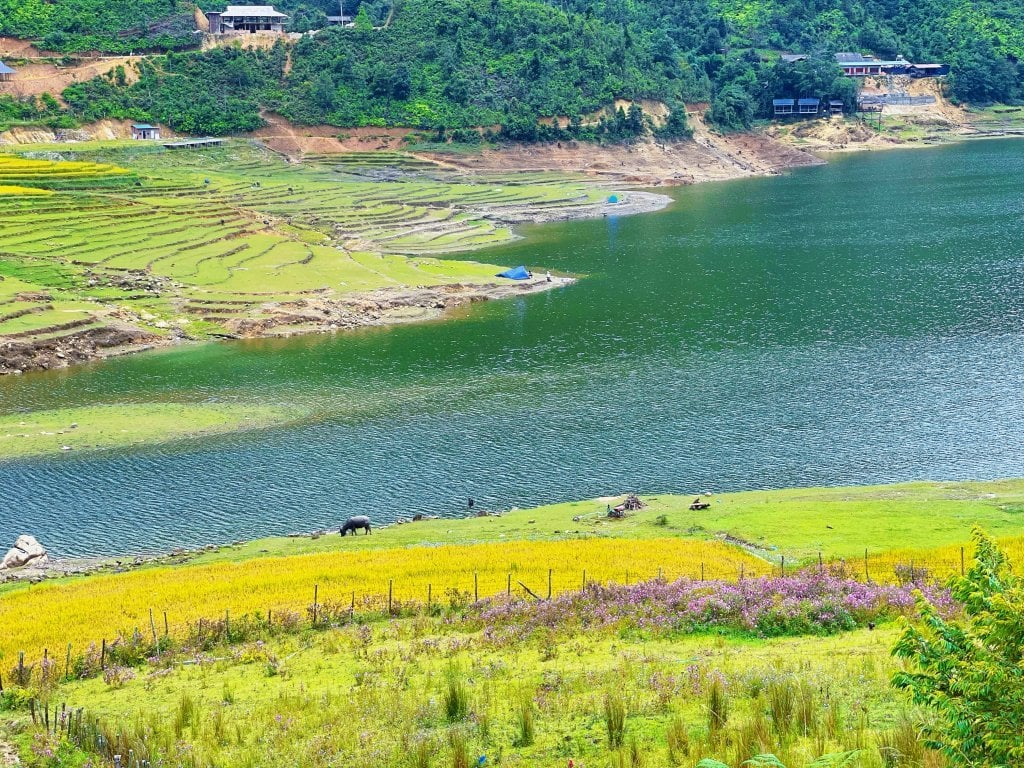 Hồ Séo Mý Tỷ đẹp như bức tranh thủy mặc.