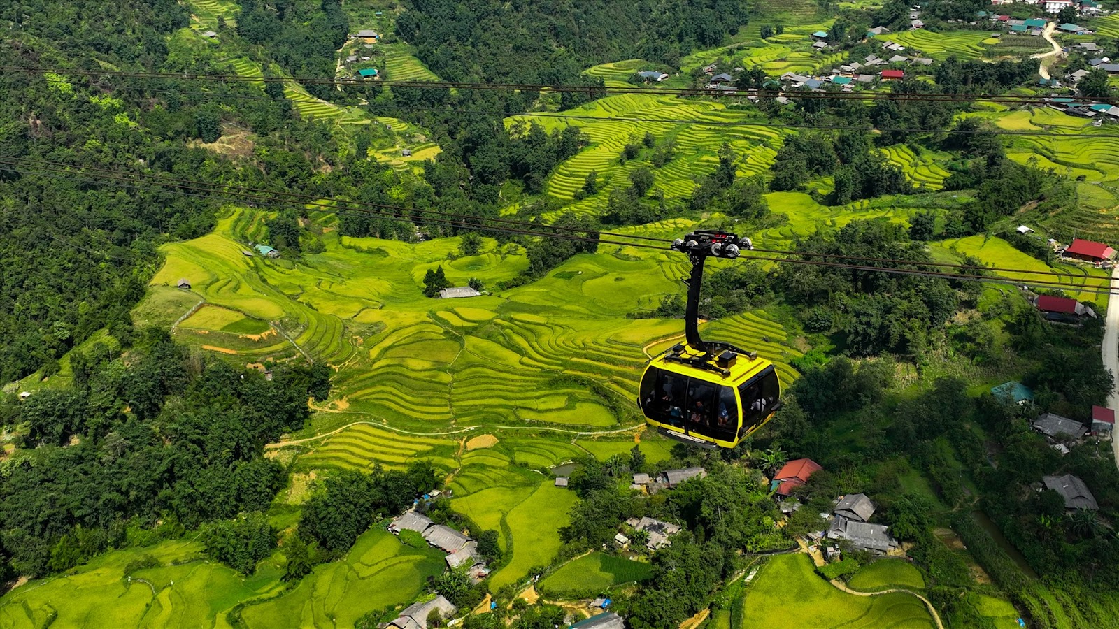 Cable car takes tourists to conquer the legendary Fansipan mountain peak.