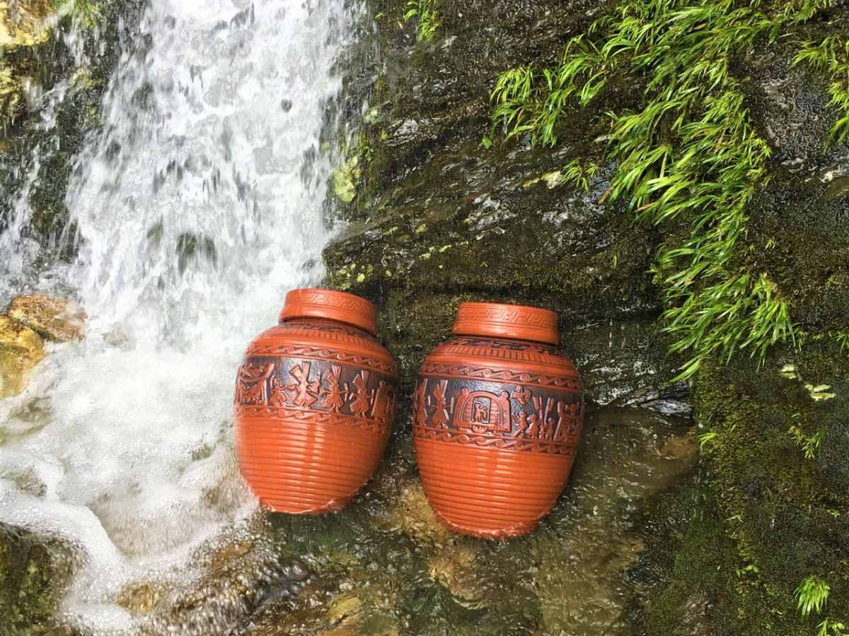 Chum rượu Bản Sâu Chua - hương vị nồng nàn của núi rừng Tây Bắc.