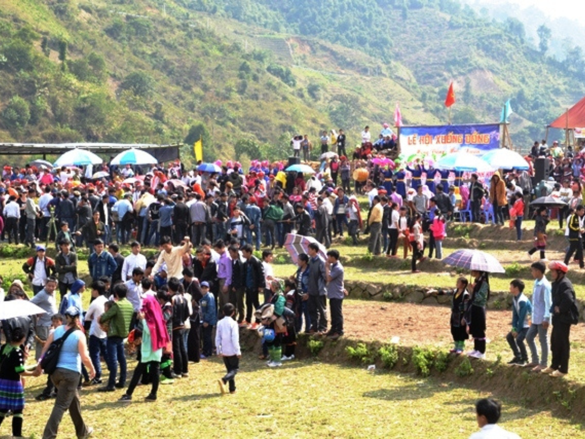 Không khí rộn ràng tại lễ hội Xuống đồng của cư dân bản Tả Van.