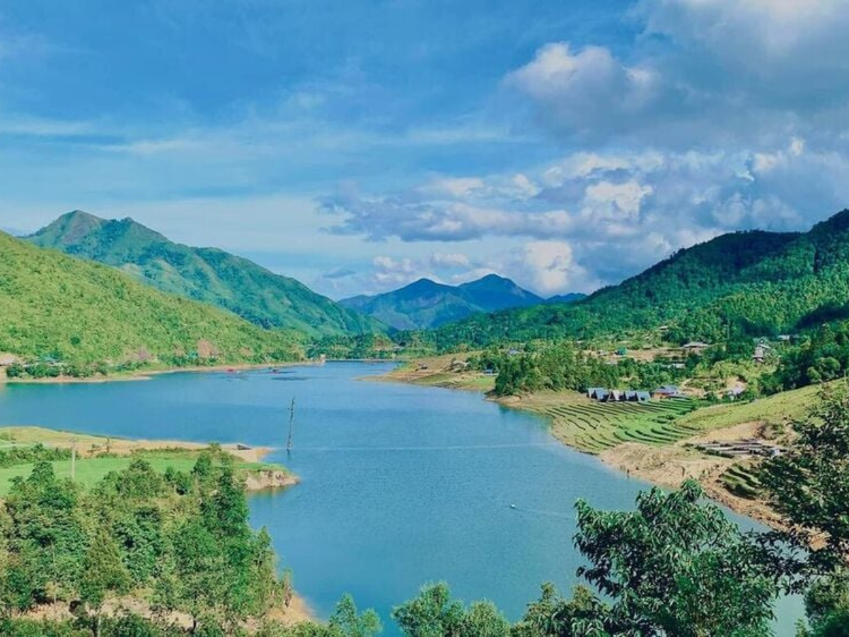 Hồ nước trên mây của Tây Bắc.