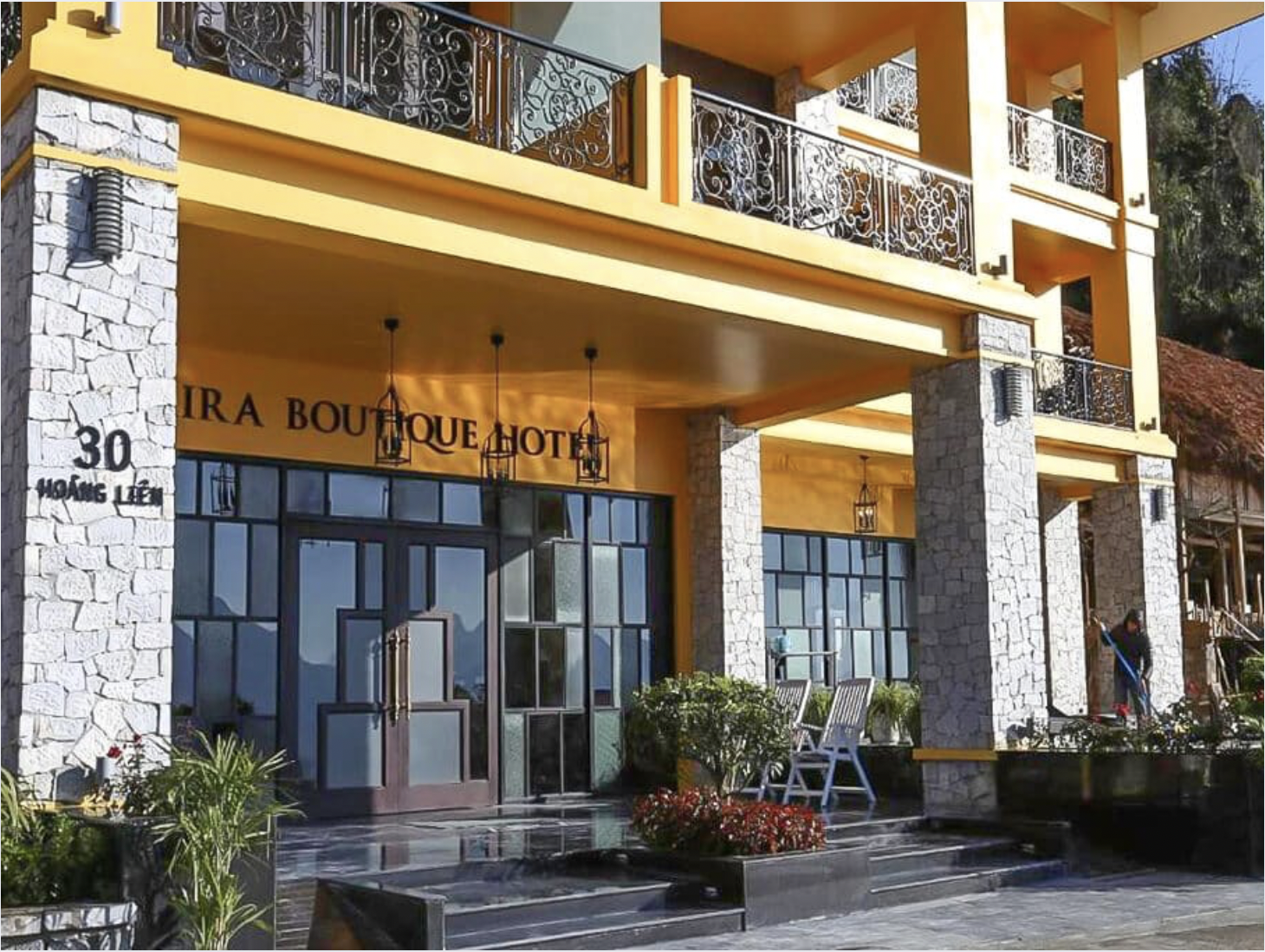 Khách sạn có vị thế vô cùng thuận tiện để du khách có thể di chuyển đến các điểm du lịch nổi tiếng.