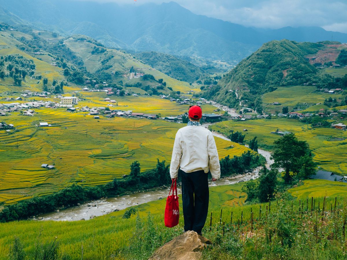 Chọn trang phục phù hợp khi tham quan các bản làng