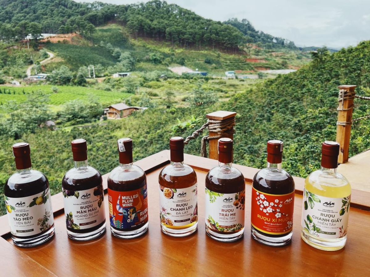 Rượu táo mèo và rượu San Lùng mang hương vị nồng nàn, ấm áp ngày se lạnh