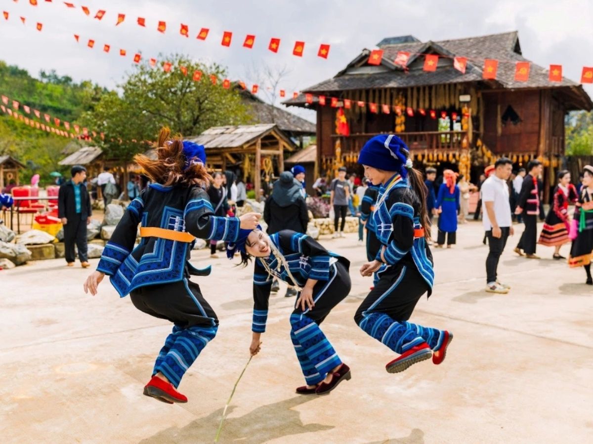 Trải nghiệm sống động không khí văn hóa truyền thống vùng cao.