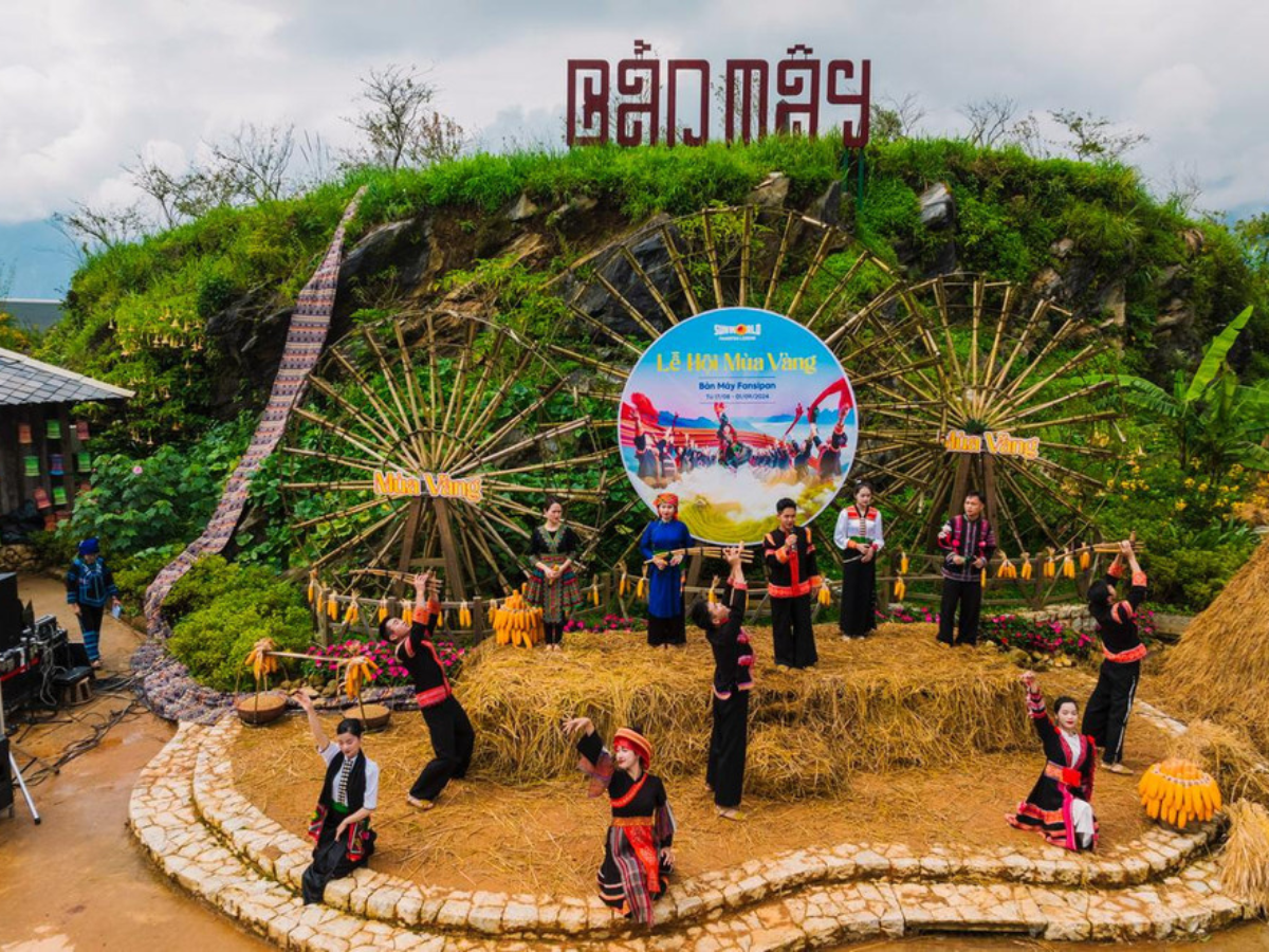 Lễ hội mùa vàng bản Mây rộn ràng trong sắc thu Tây Bắc