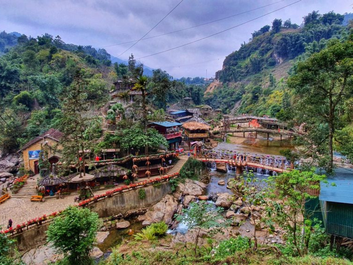 Trải nghiệm yên bình giữa mùa đông tháng 11 tại bản Cát Cát