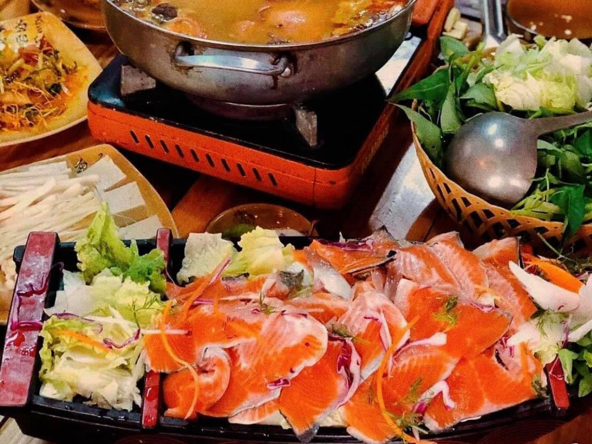 Lẩu cá hồi Sa Pa thơm ngọt, ấm lòng giữa tiết trời se lạnh
