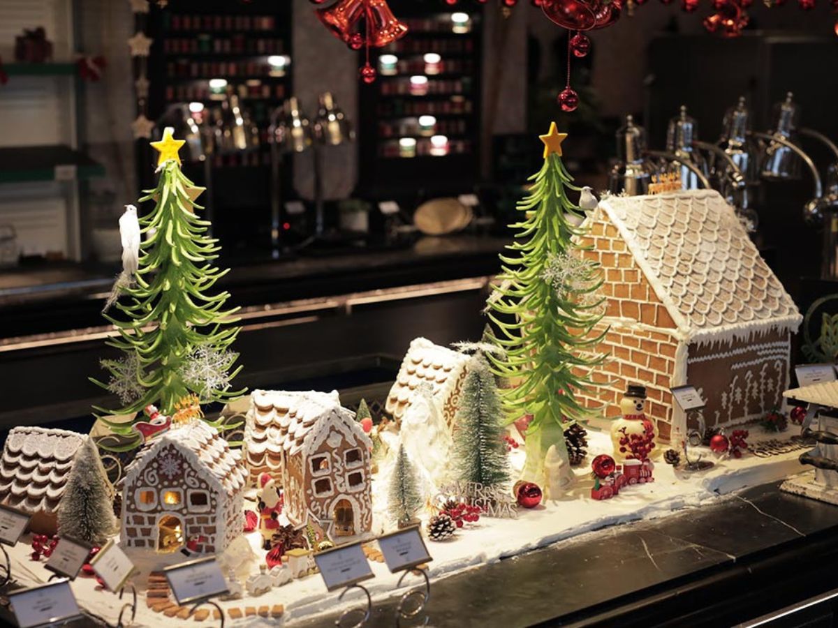 Không gian Sa Pa rực rỡ với trang trí mùa Giáng sinh.