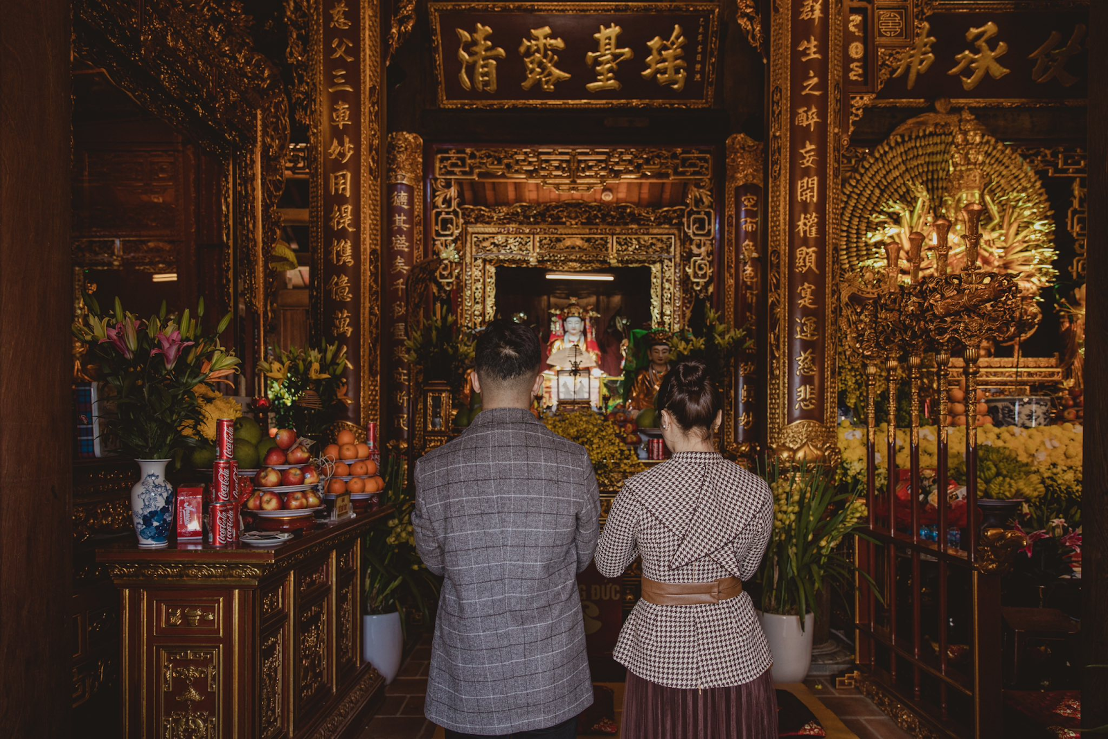 Du khách tham quan và cầu bình an, hạnh phúc tại quần thể tâm linh ở Sun World Fansipan Legend