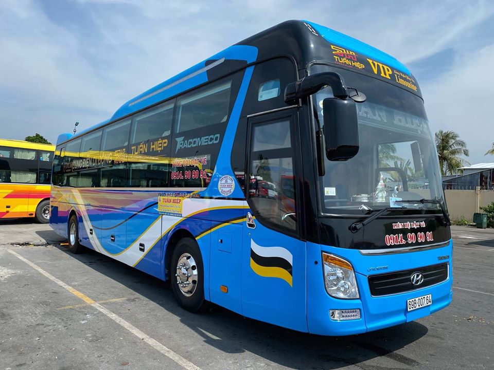 Xe khách là phương tiện di chuyển đến Sa Pa nhanh chóng và thuận tiện nhất