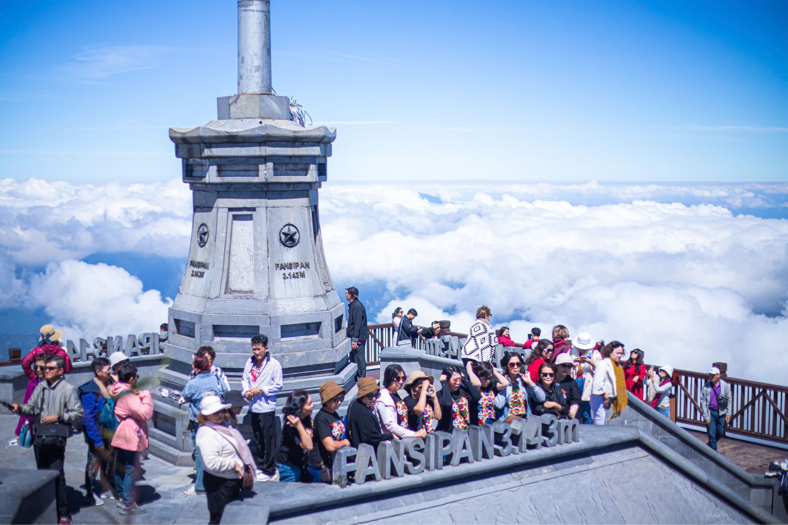 Dịp Tết Nguyên đán là một trong những thời điểm du khách ghé thăm Sa Pa đông nhất trong năm